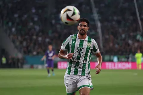  مصدر بفرينكفاروزي ليلا كورة: الأهلي يفاوضنا حول بن رمضان.. ونوافق على بيعه بشرط 